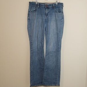 Signature by Levi Strauss Women's Low Rise Bootcut Jeans